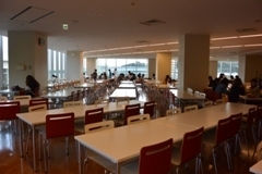 愛知學院大學學生的用餐地點，座位十分充足圖片