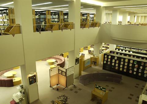 愛之學泉大學豐田校區 - 圖書館圖片