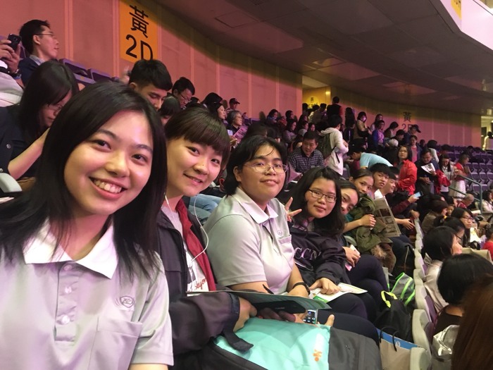 期待表演開始圖片