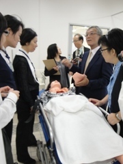針對社會福祉系所設立的真人模擬設施，令人讚嘆圖片