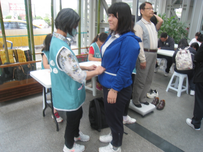 同學體驗馬偕健康日闖關活動圖片