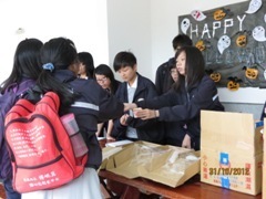 通關密語一起來唸「Trick or treat,give me something good to eat」圖片