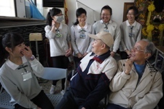 醫管系學生與銀髮族談天說地，笑聲不斷圖片