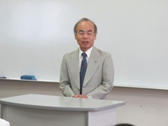 開學典禮，愛知學泉大學校長若林努勉勵同學要努力學習圖片